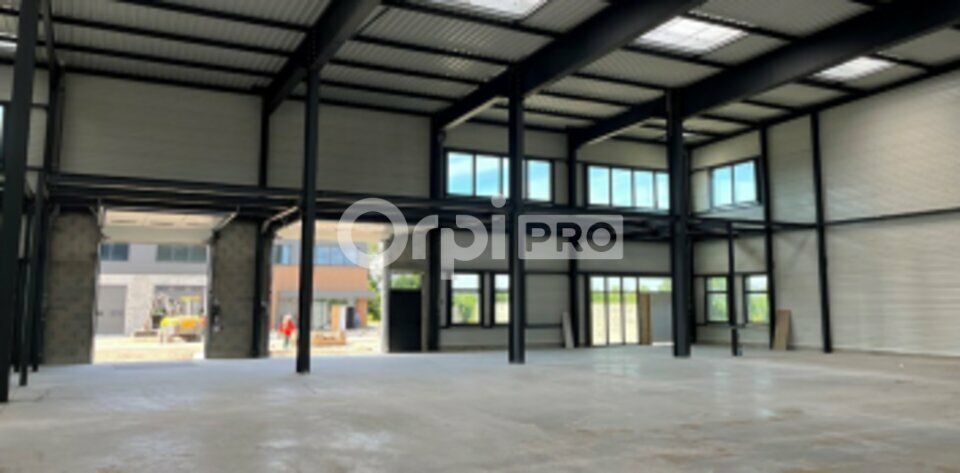 LOCAL D'ACTIVITE A LOUER - SAINT PRIEST