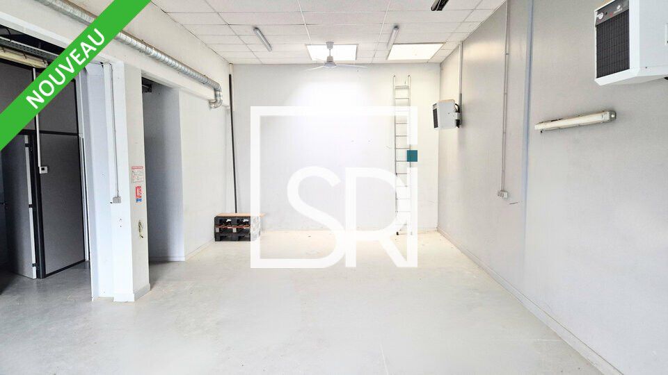 Location entrepot 126.93 m² non divisibles