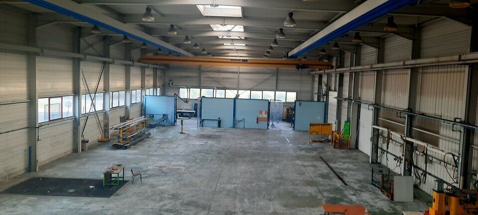 Vente local d''activites 2060 m² non divisibles