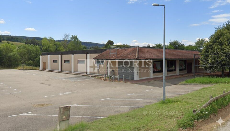 Location local commercial 777 m² non divisibles