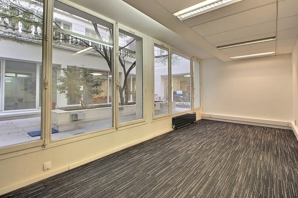 Location bureaux 127 m² non divisibles