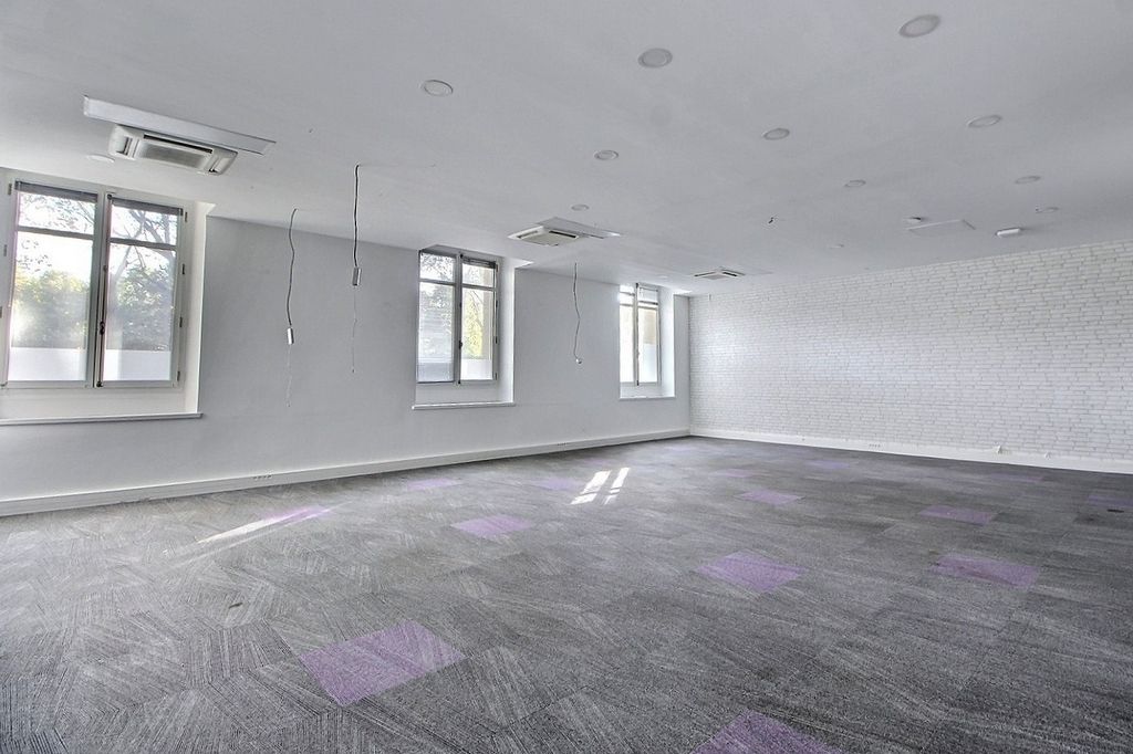 Location bureaux 207 m² non divisibles