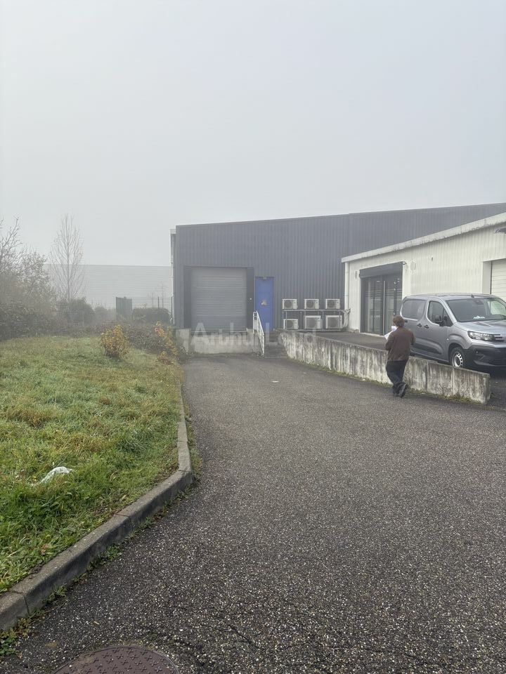 A LOUER - LOCAL COMMERCIAL / LOISIR - 1113m2 