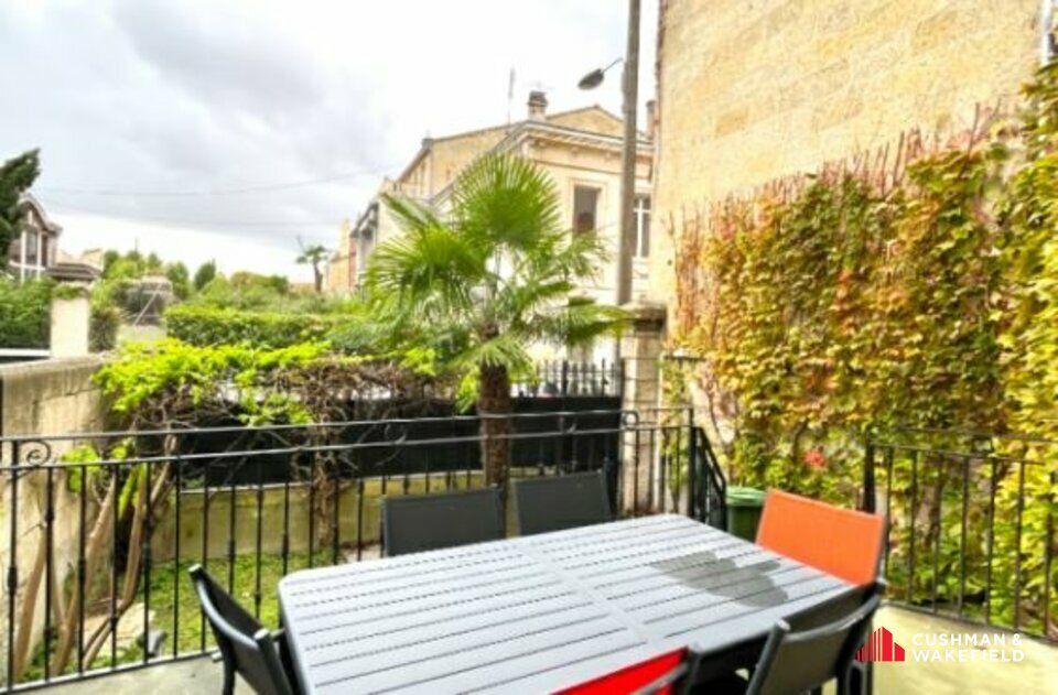 Immeuble de bureaux situé en face du Parc Bordelais