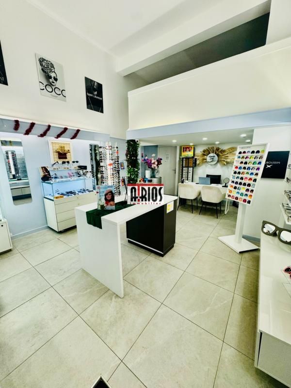 Location local commercial 32 m² non divisibles