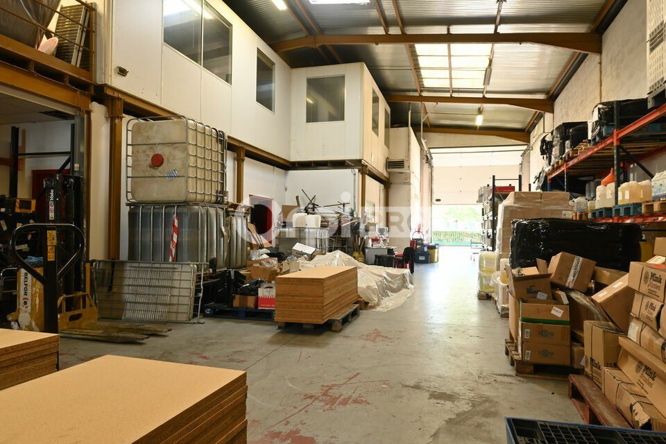 LOCAL MIXTE - A LOUER - VENISSIEUX