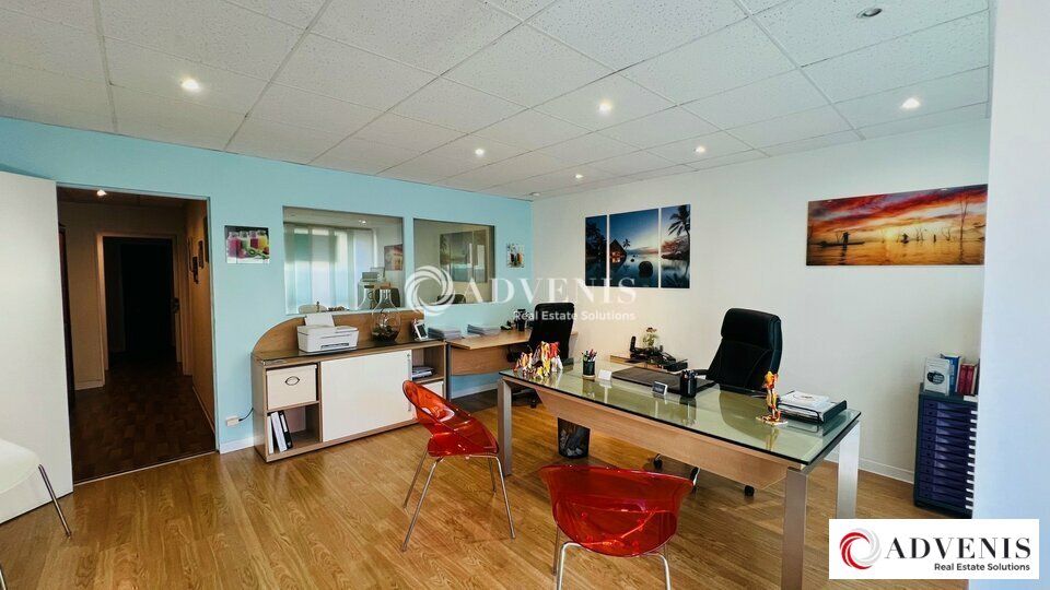 A LOUER -  LOCAL COMMERCIAL - 76 M²