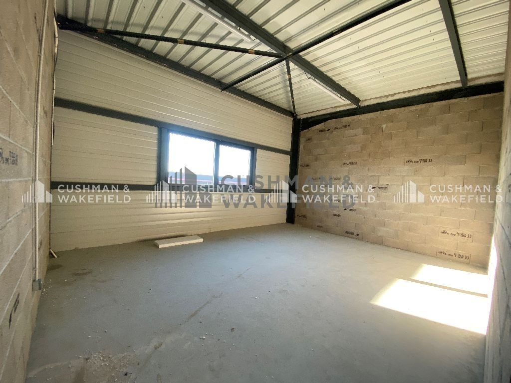 Location activités 189 m² non divisibles