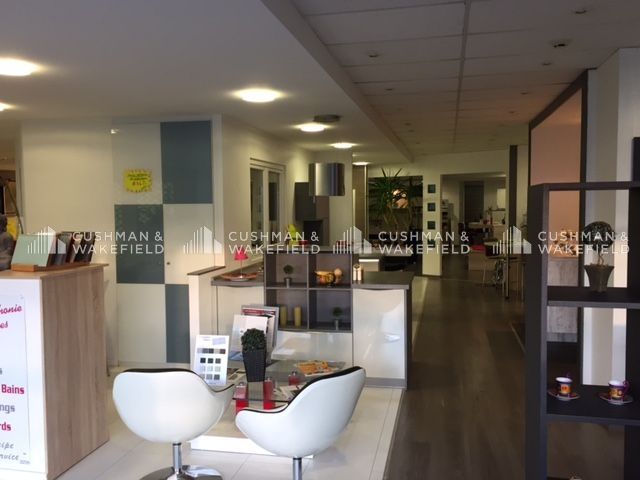 Location locaux commerciaux 354 m² non divisibles