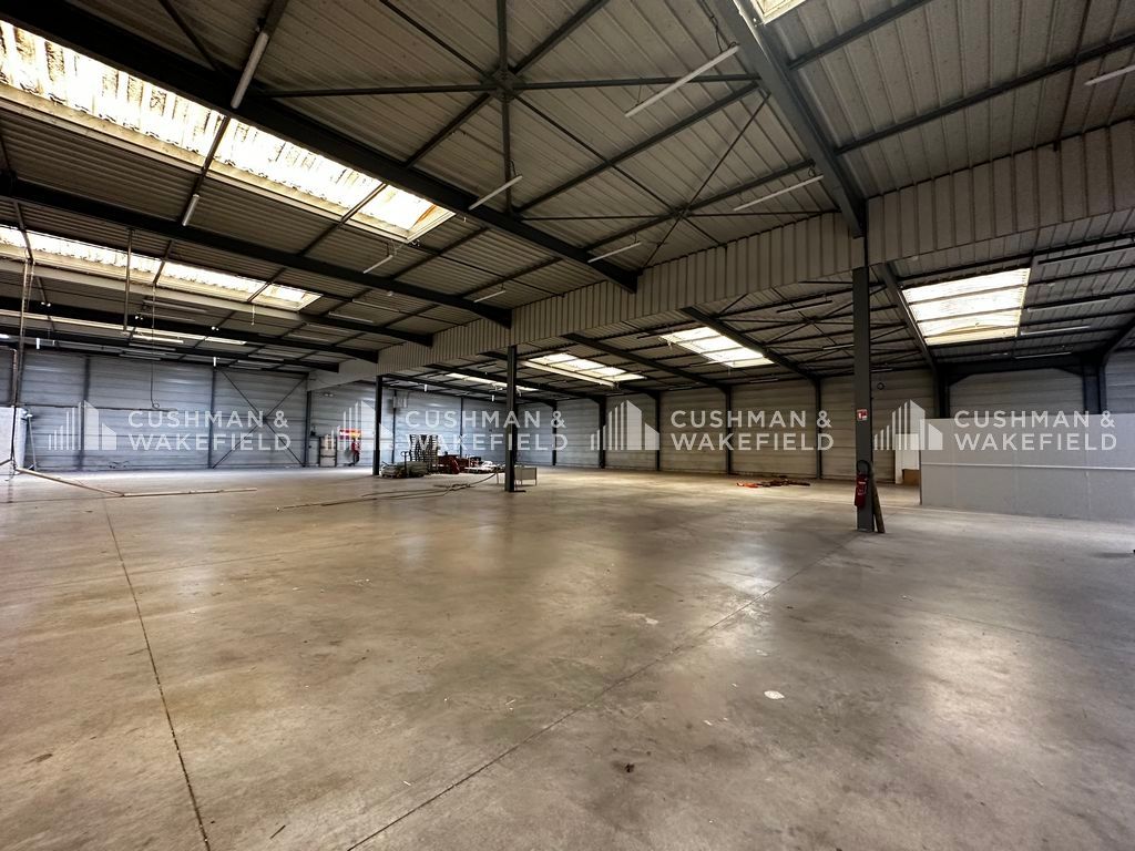 Location activités 2648 m² non divisibles