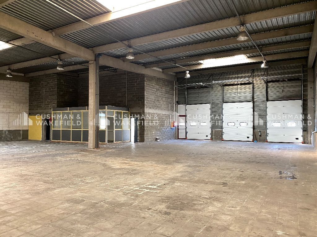 Location activités 658 m² non divisibles