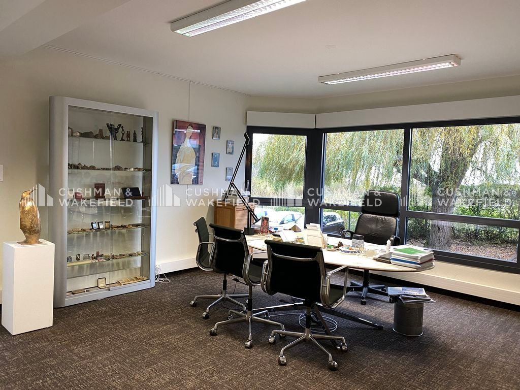 Vente entrepôt 3400 m² non divisibles