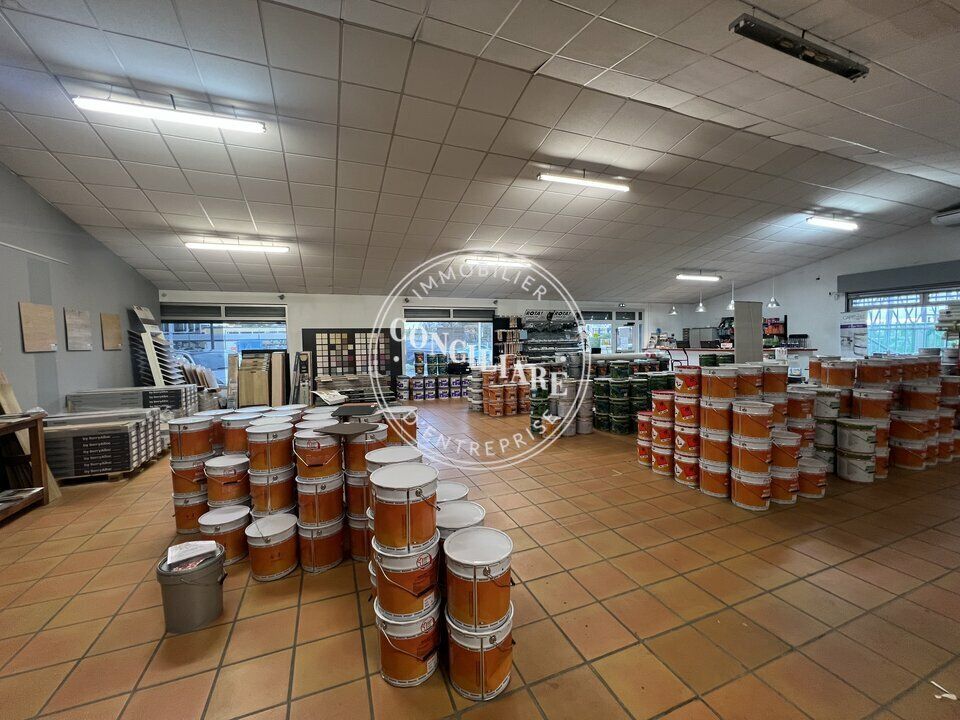 Location local commercial 350 m² non divisibles