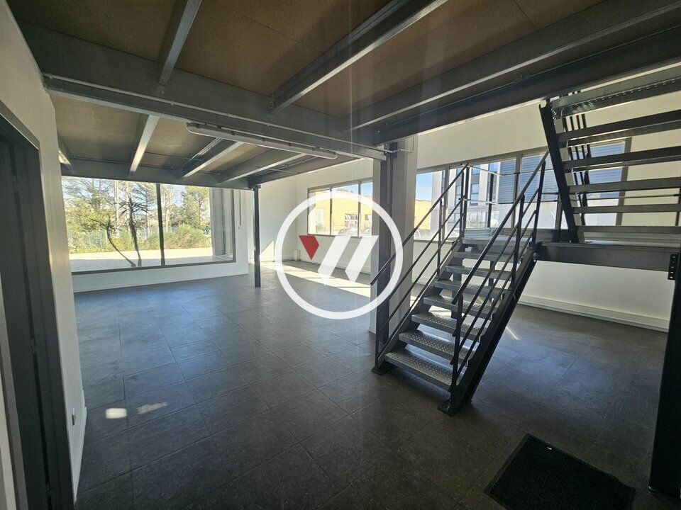 Location bureaux 215 m² non divisibles