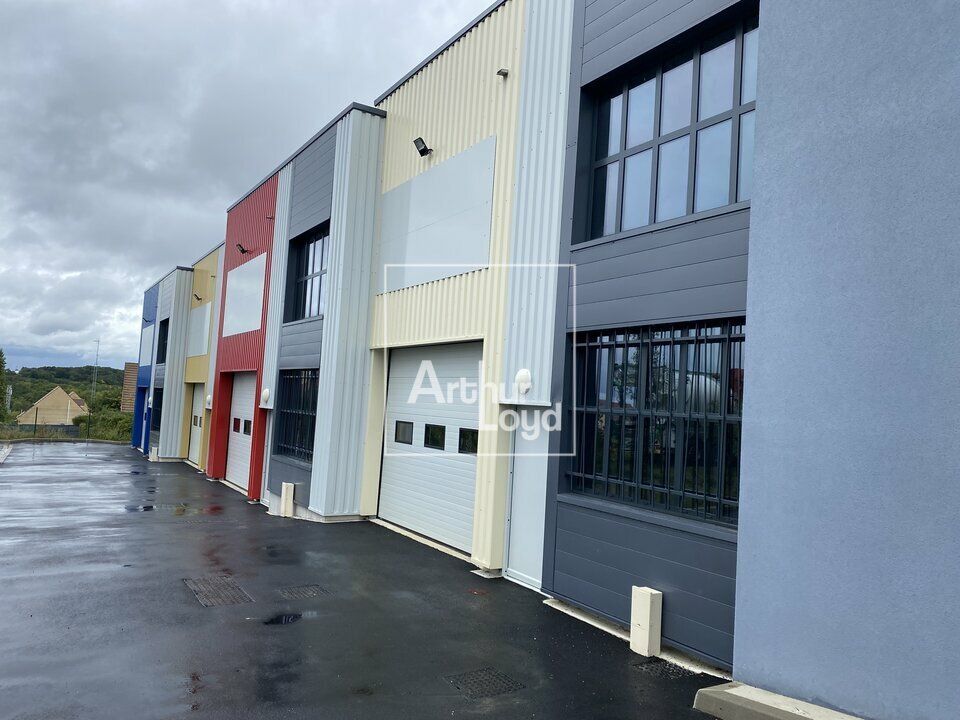 ORMOY LOCAUX ARTISANS A LOUER