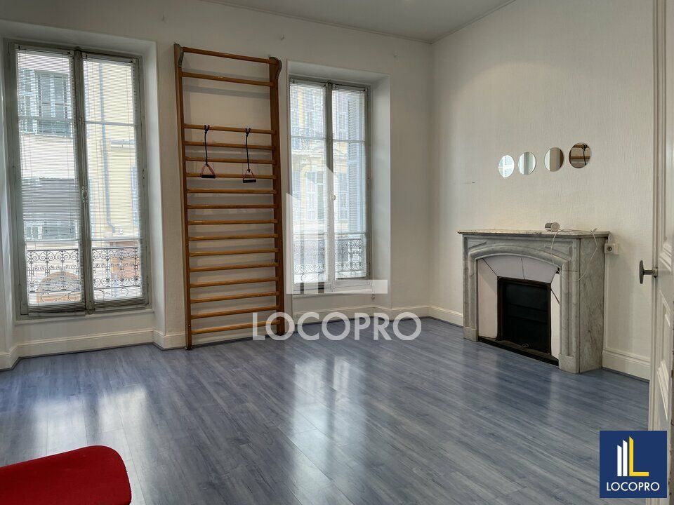 A LOUER - BUREAUX - 11 M2 - NICE CENTRE