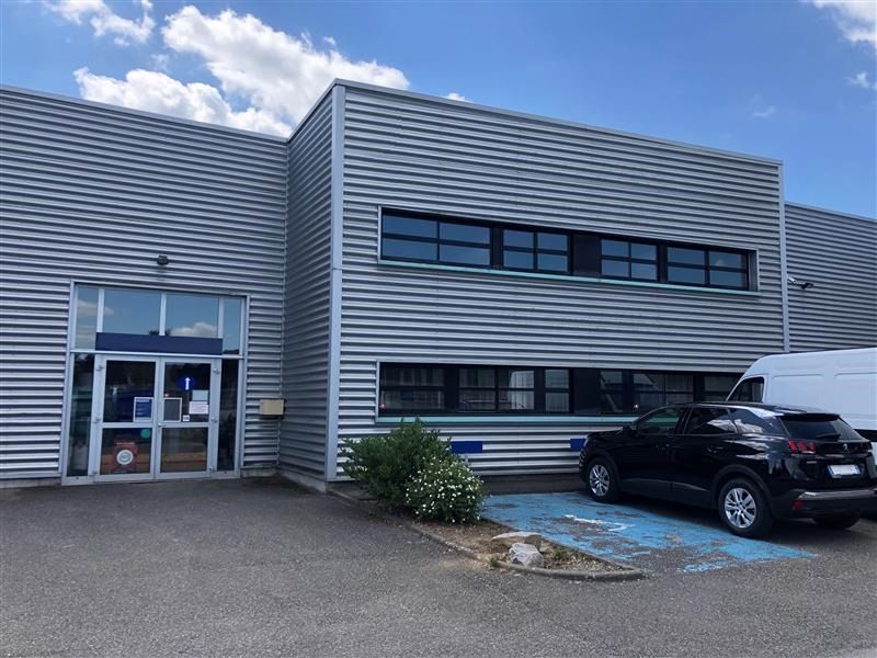 Location local d''activites 720 m² non divisibles