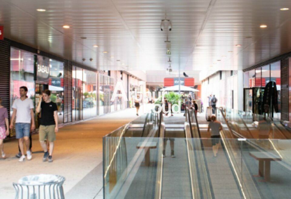 A LOUER LOCAUX COMMERCIAUX 3 128 M² DIVISIBLES DES 40 M² NICE SAINT ISIDORE