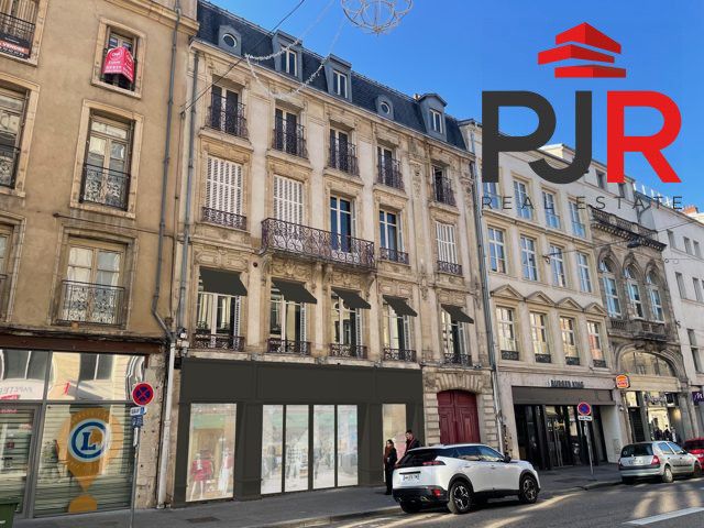 Location local commercial 1620 m² à Nancy