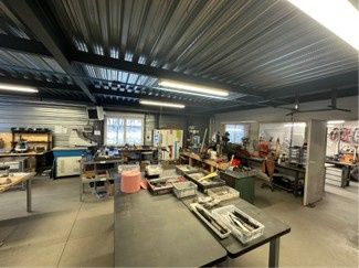 475 m² dispo à Roche-la-molière