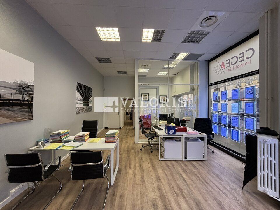 Location local commercial 55.7 m² non divisibles