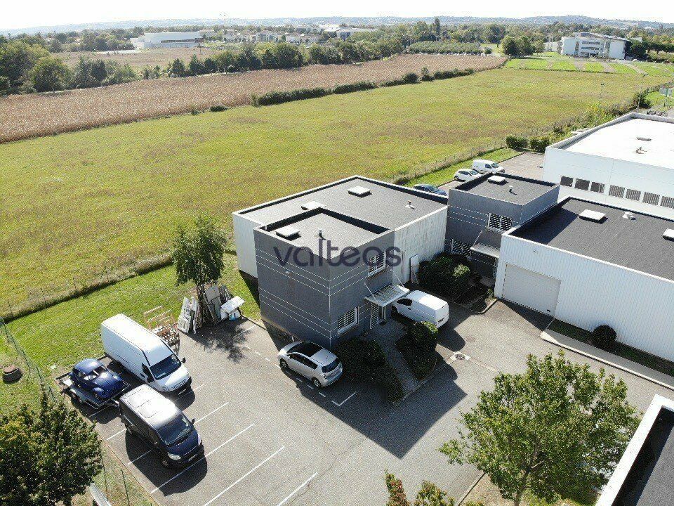 Location local d''activites 250 m² non divisibles