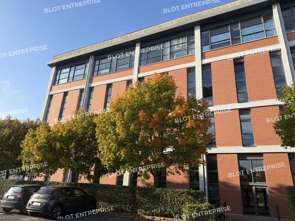Location bureaux 300 m² non divisibles