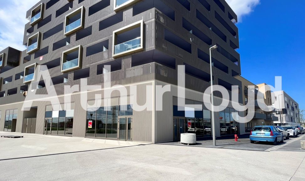 Location local commercial 145.00 m² à FLEURY SUR ORNE