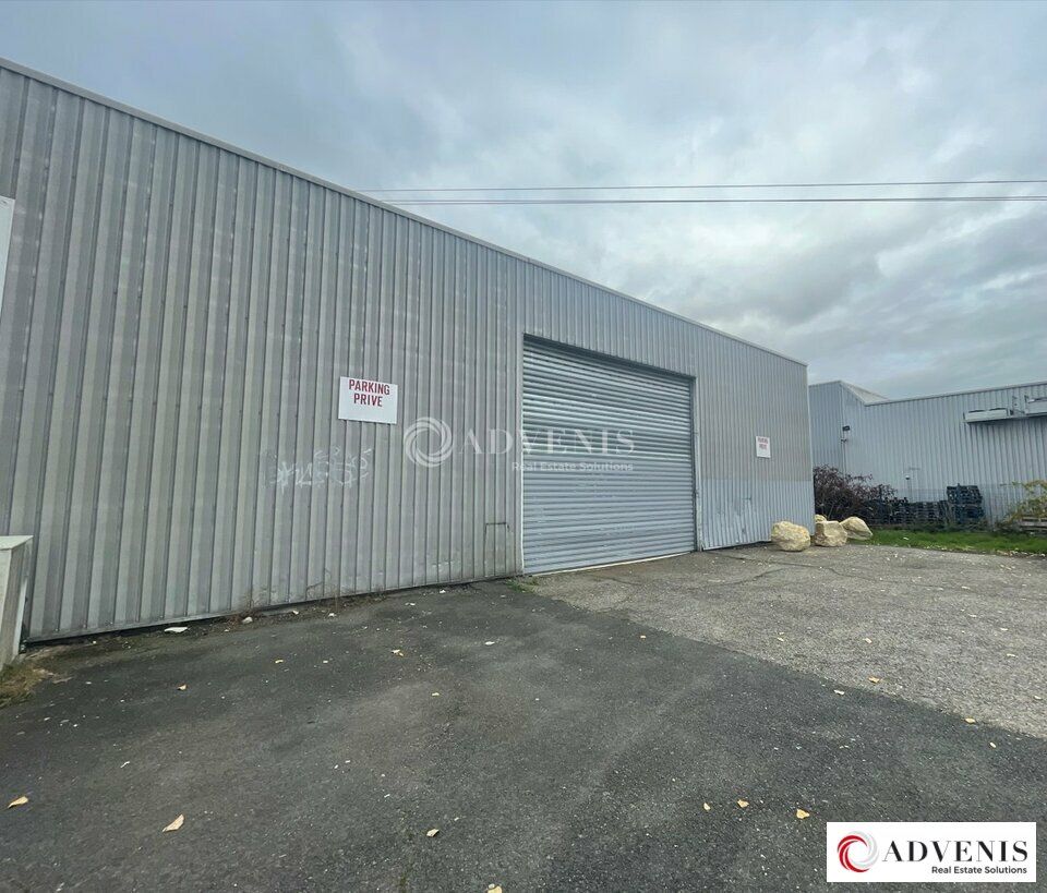 Location local d''activites 1180 m² divisibles à partir de 450 m²