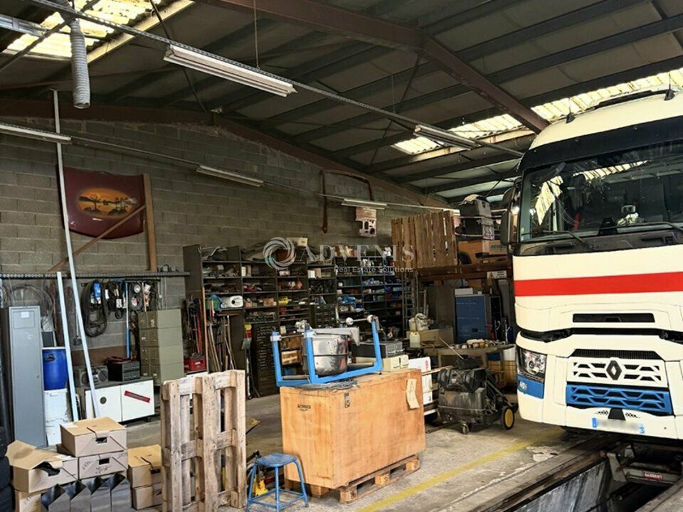 Vente local d''activites 230 m² non divisibles