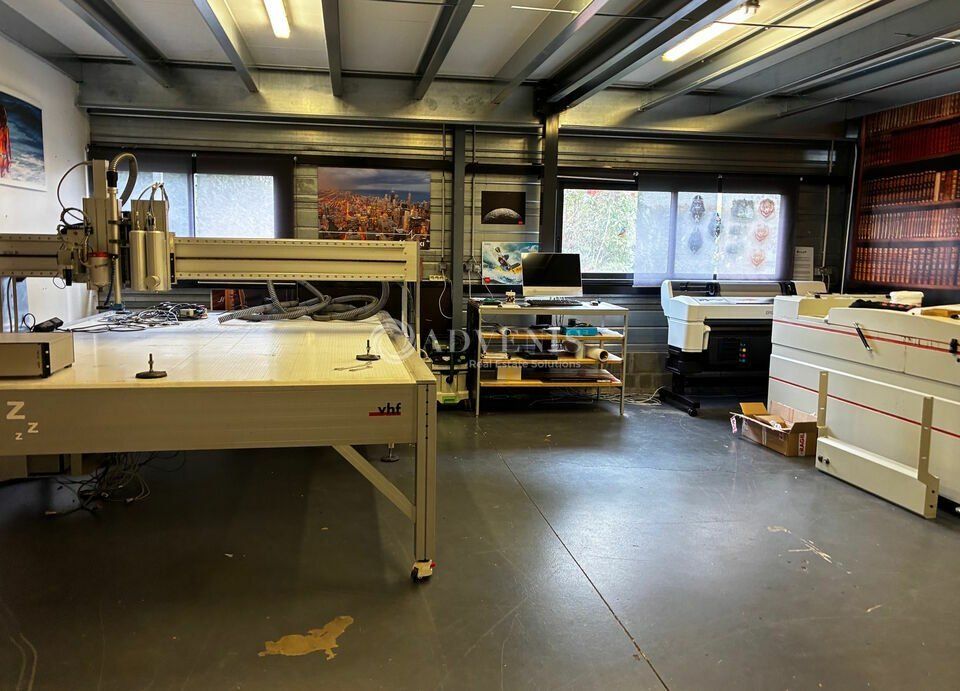 Local d'activité d'environ 750 m², à louer à Sorigny - Montbazon