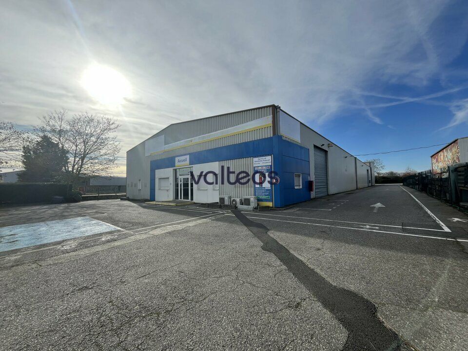 Location local d''activites 1580 m² non divisibles