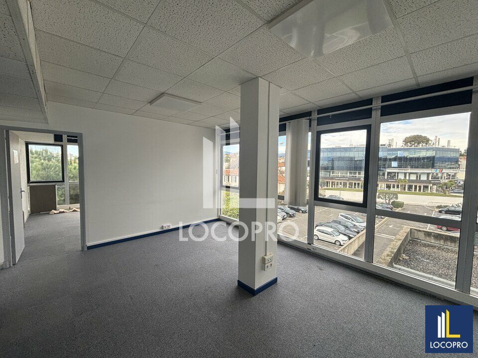 A LOUER - BUREAUX - 107 M2 + 1 PARKING - CAP 3 000