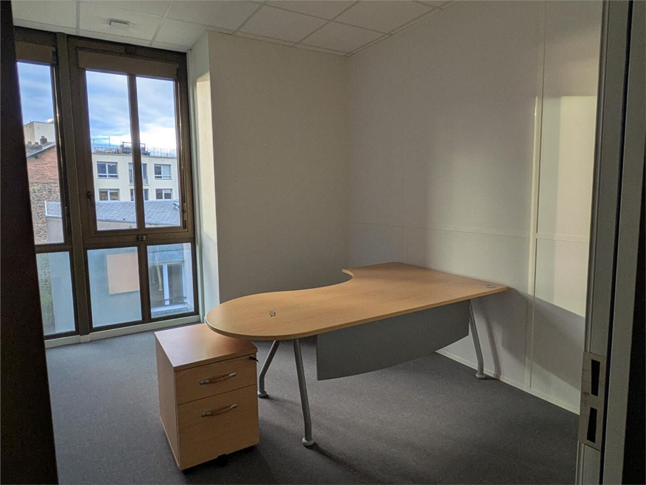 Location bureaux 89.78 m² à LIMOGES
