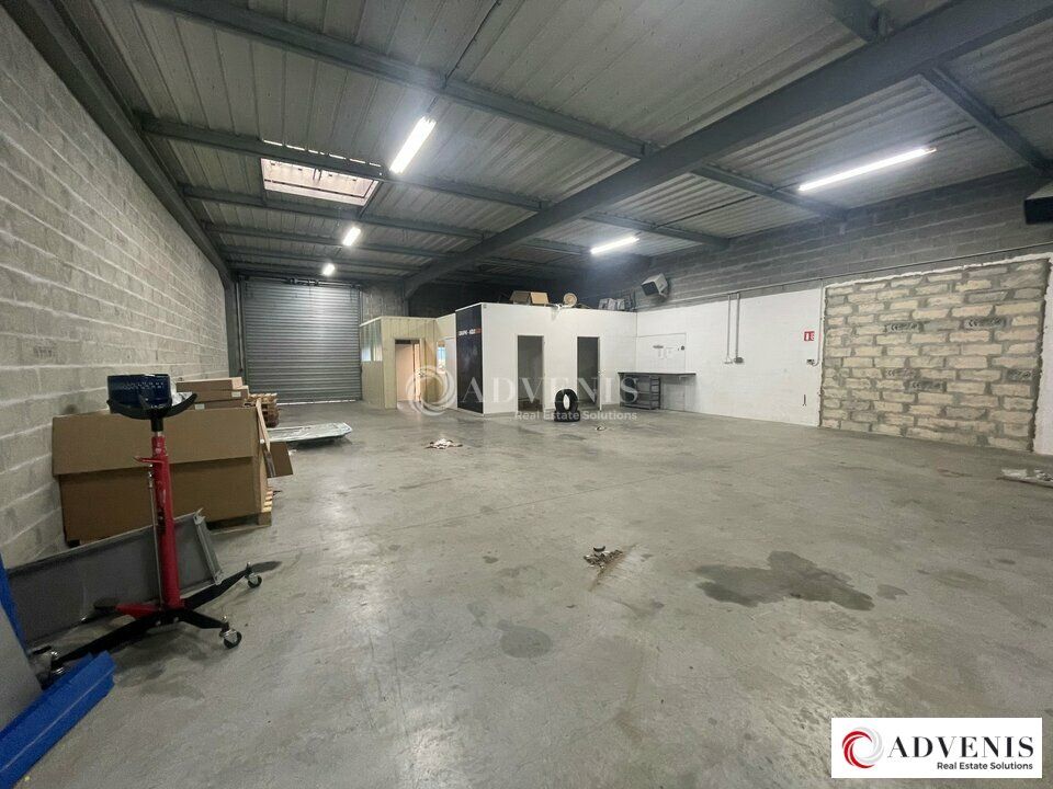 Location local d''activites 200 m² non divisibles