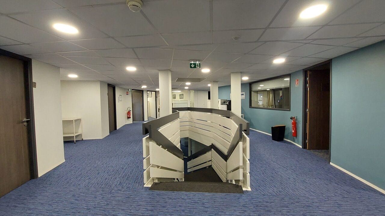 Vente bureaux 4560 m² non divisibles