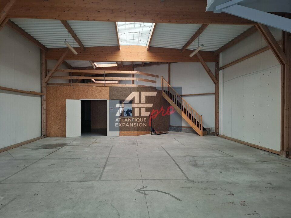 Location local d''activites 260 m² non divisibles