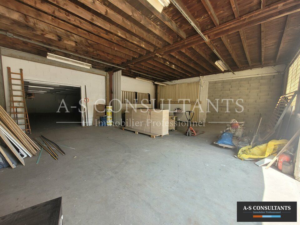 Vente local d''activites 760 m² non divisibles