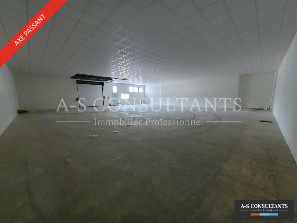 Location local d''activites 371 m² non divisibles
