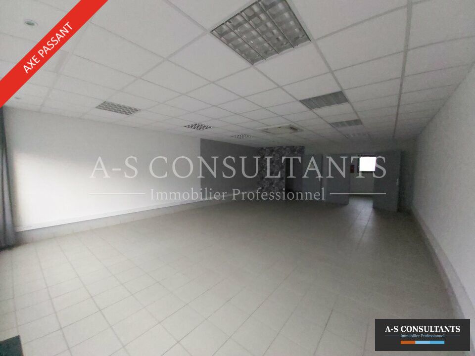 Location local commercial 150 m² non divisibles