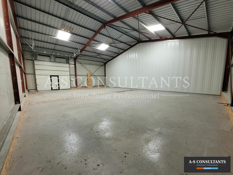 Location local d''activites 210 m² non divisibles