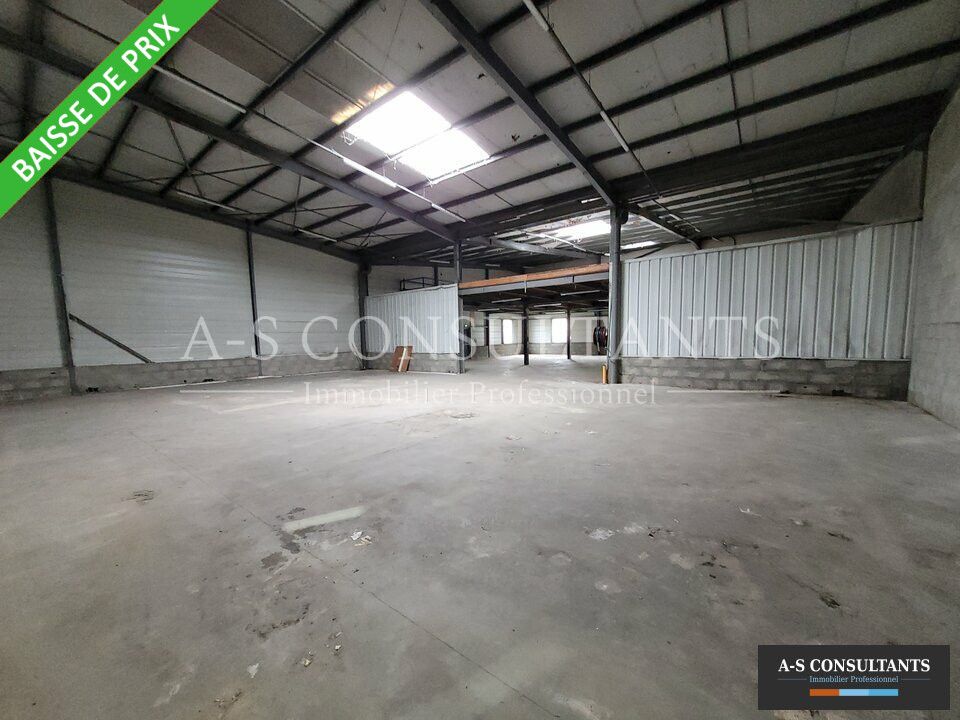 Location local d''activites 697 m² non divisibles