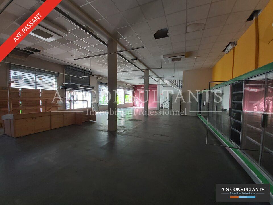 Location local commercial 400 m² non divisibles