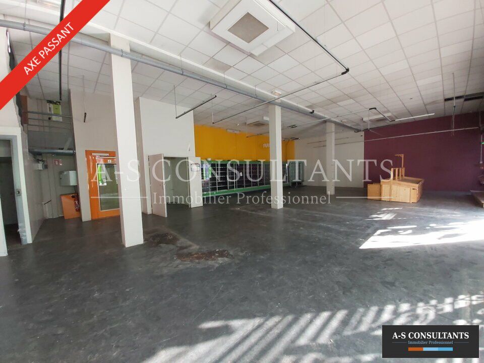 Vente local commercial 400 m² non divisibles