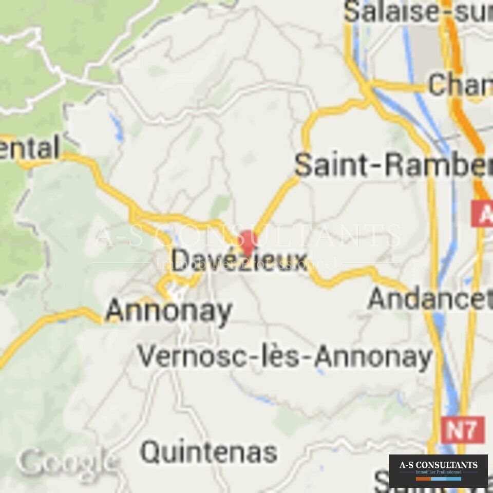 DAVEZIEUX (07430) à vendre local commercial de 1 460 m² situé proche des grands axes avec stationnements privatifs.