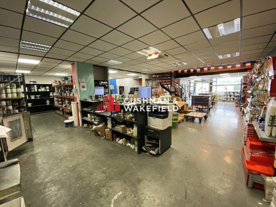Location local d''activites 583 m² non divisibles