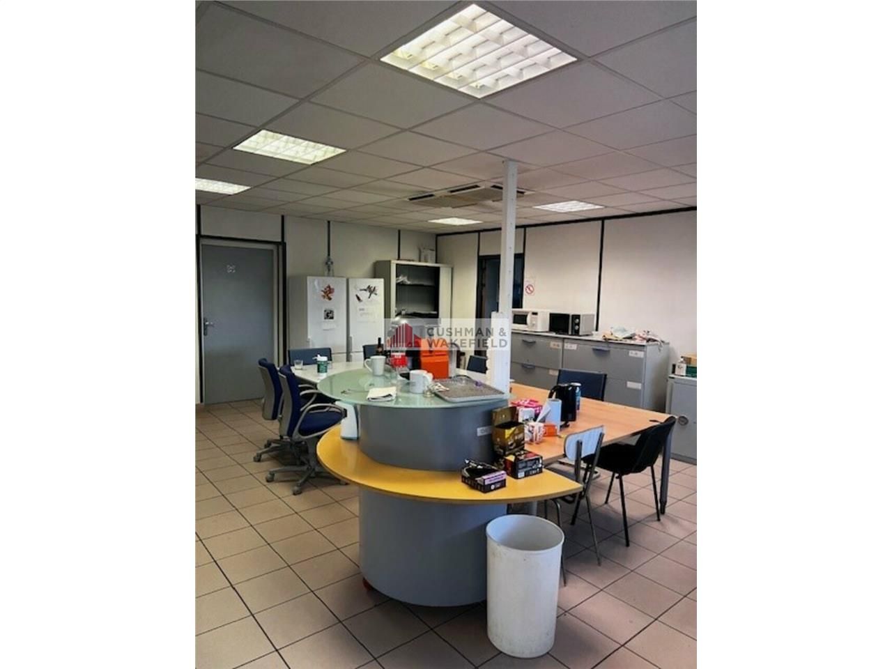 MARGUERITTES - LOCAUX D'ACTIVITES / BUREAUX A LOUER