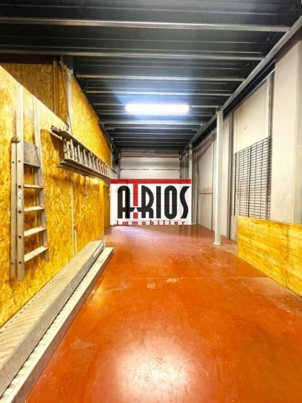 Location entrepôts 80 m² non divisibles