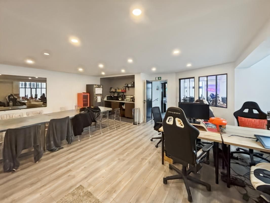 Location bureaux 133 m² divisibles à partir de 64 m²