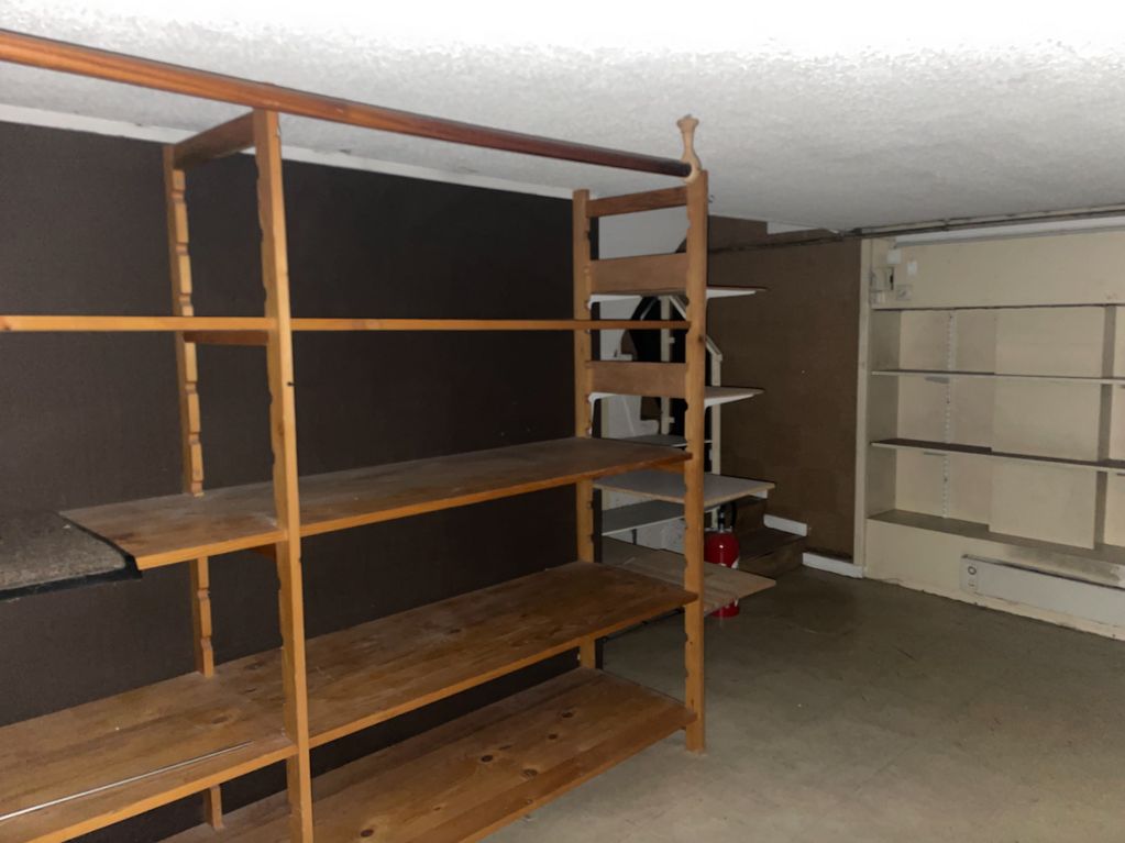 BOUTIQUE ARCADES NOTRE DAME 76.85 m²